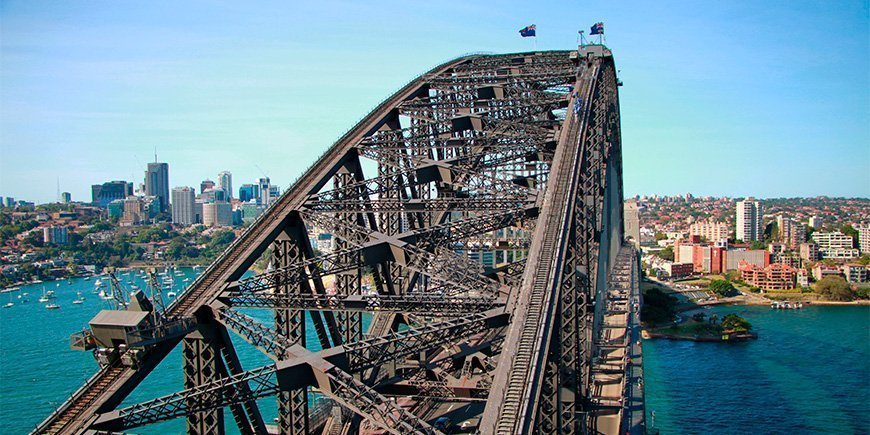Sydney Harbour Bridge set helt tæt på