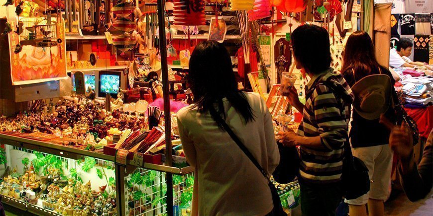 Mennesker i paddy's market i Chinatown, Sydney, Australia