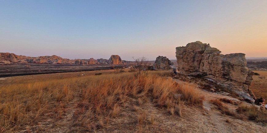 Smukke landskaber i solnedgangen i Isalo Nationalpark