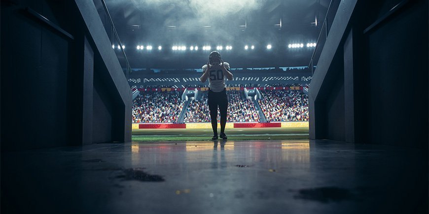 Amerikansk fodboldspiller forlader banen