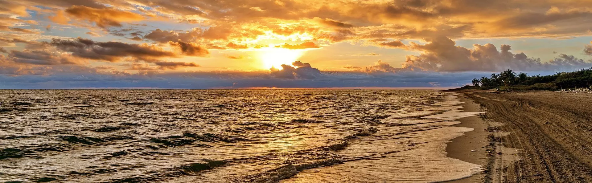 Magisk solnedgang på stranden i Varadero, Cuba