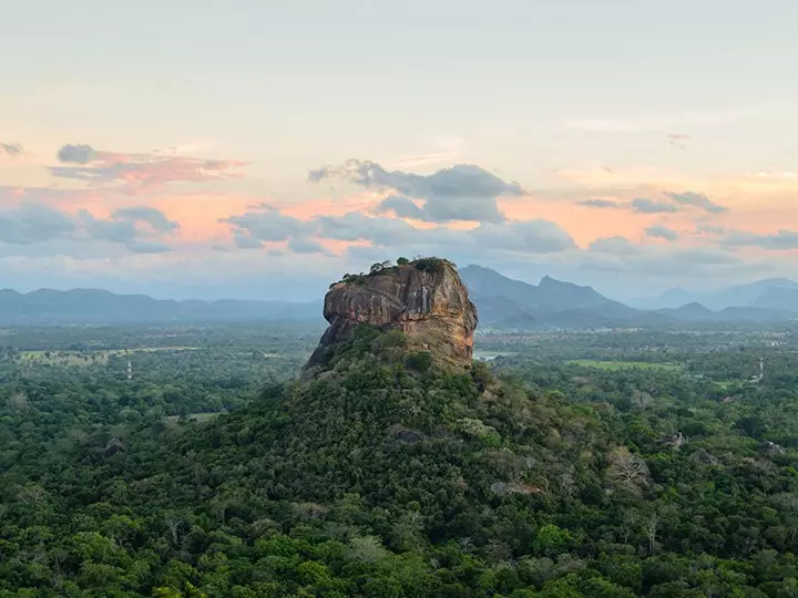 Billede af Sigiriya i Sri Lanka i solnedgangens skær