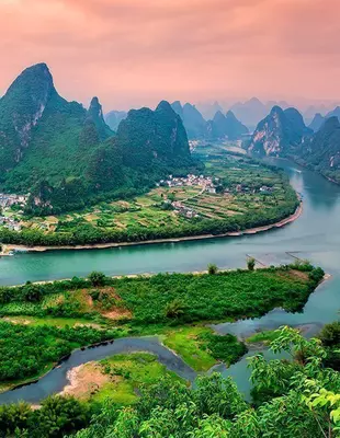 Landskap i Guilin, Li River och Karst-bergen.
