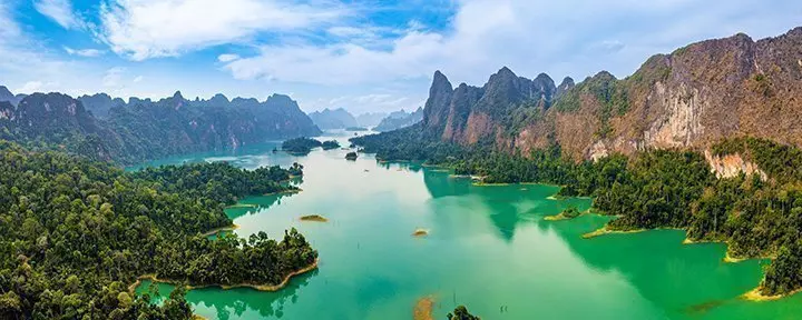 Cheow Lan-søen i Khao Sok, Thailand